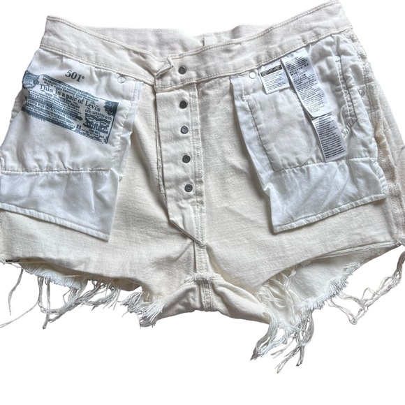 Levi’s 501 High Rise Butterfly Jean Shorts Off-White Size 29 - Picture 14 of 15